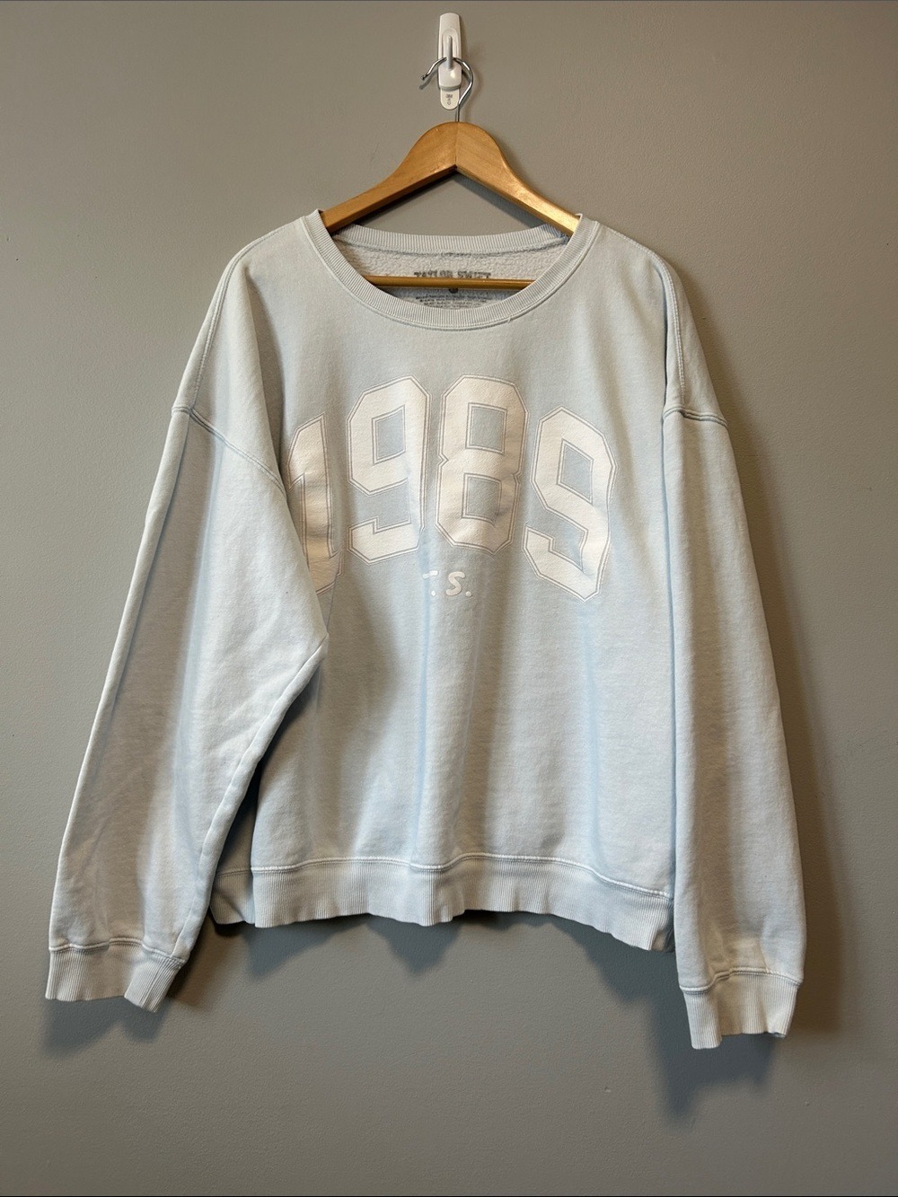 Taylor Swift 1989 Crewneck Sweatshirt XL